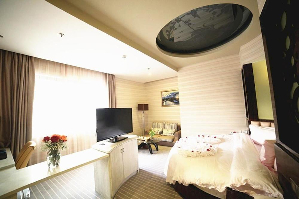 Days Inn Hotspring Xiamen Exteriör bild