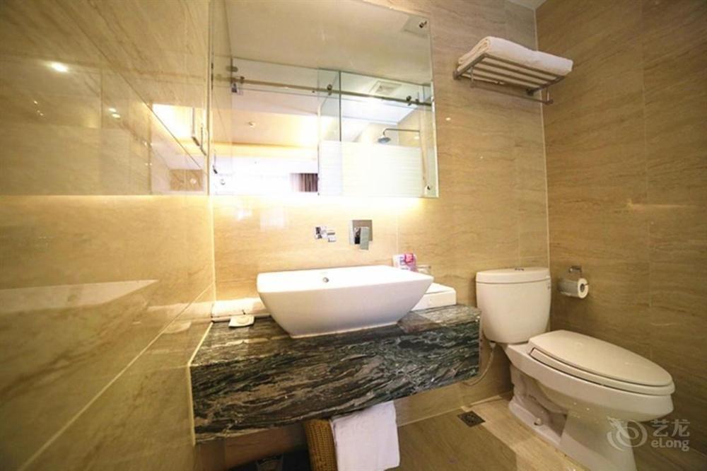 Days Inn Hotspring Xiamen Exteriör bild