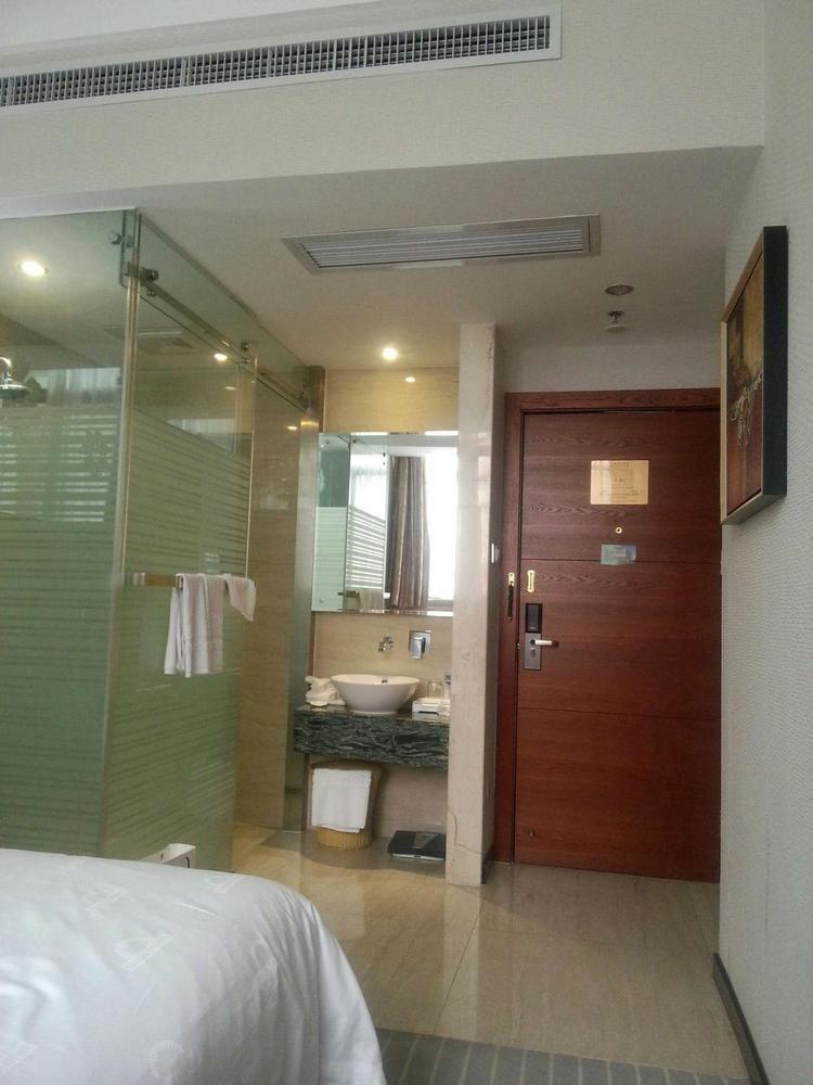 Days Inn Hotspring Xiamen Exteriör bild