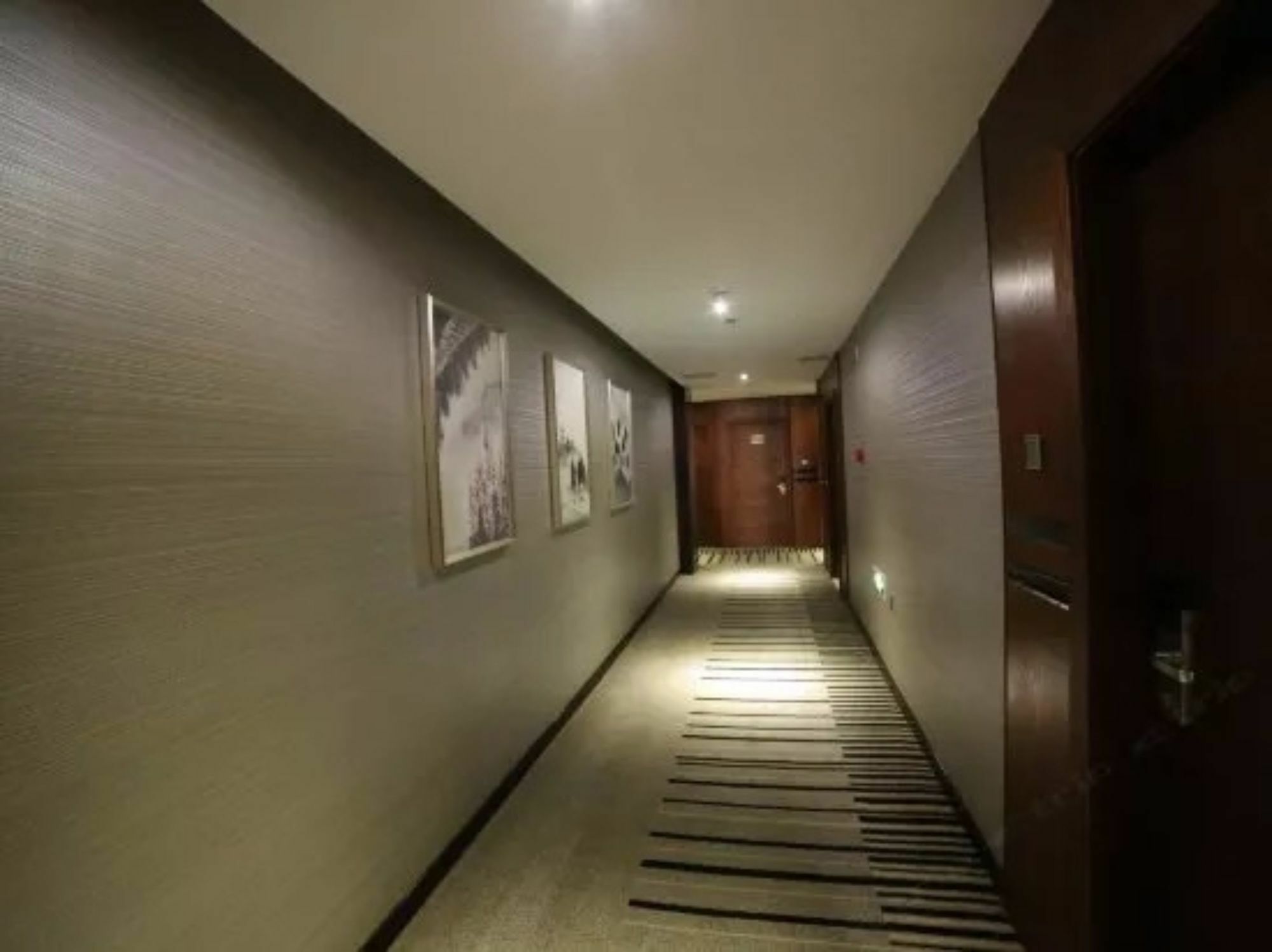 Days Inn Hotspring Xiamen Exteriör bild